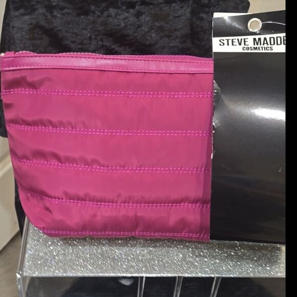 Steve Madden Logo Plate Quilted Velvet Nylon Cosmetic Pouch Set - Picture 7 of 8